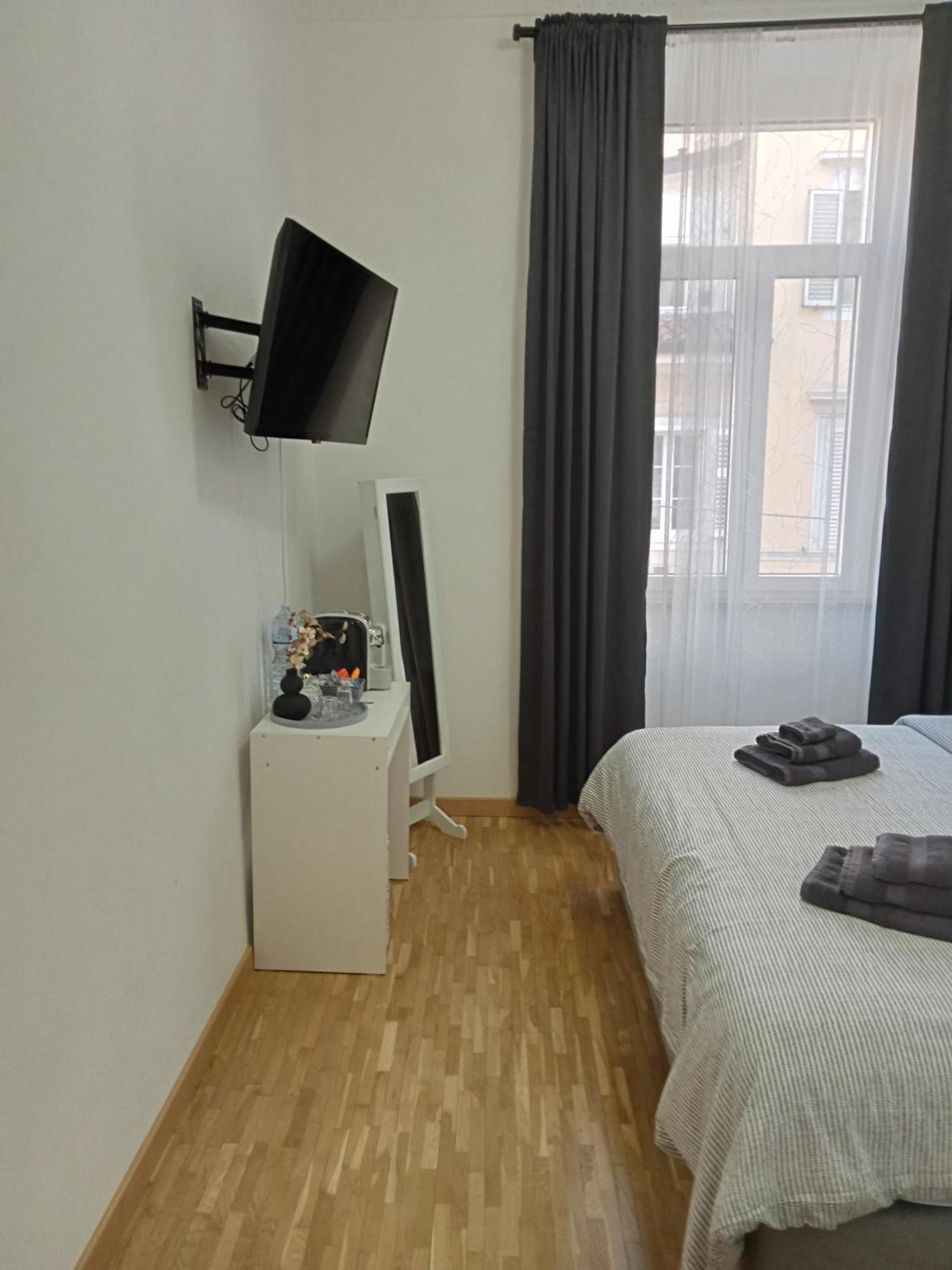 Fenix Rooms Trieste Exterior foto